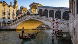 The Rialto bridge in Venice