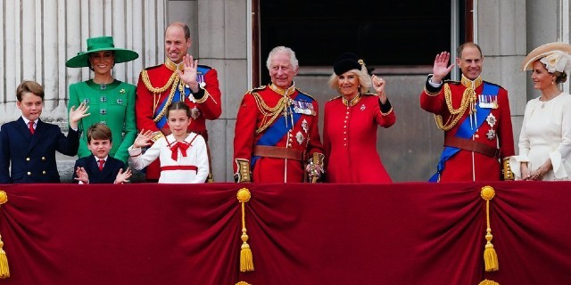 Royal Family on Buckingham Palace balcony