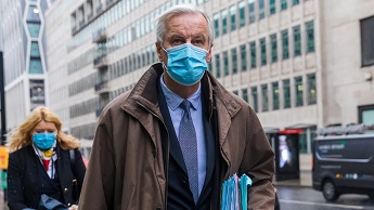 EU negotiator Michel Barnier on his way to trade talks