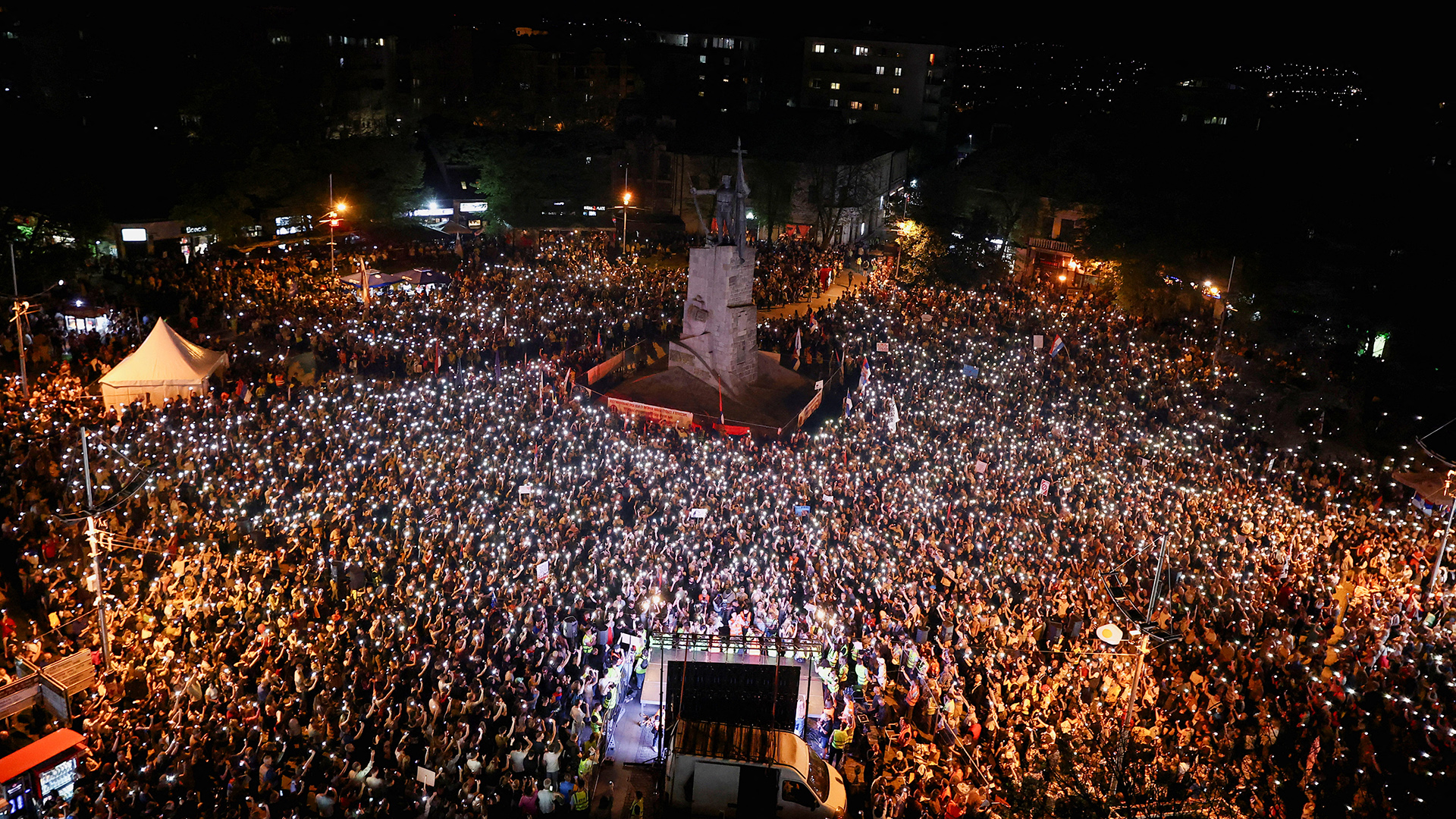 Serbian students and their supporters attend a protest against the government as part of nationwide demonstrations, in Kraljevo, Serbia, 16 April 2025 (Credit: Zorana Jevtic/Reuters)