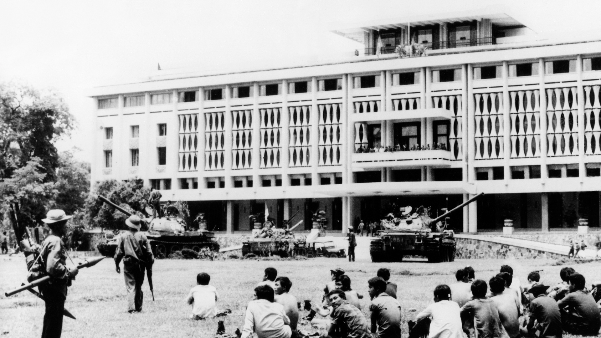 Captured South Vietnamese soldiers outside the Presidential Palace in Saigon (Credit: ADN-Bildarchiv/ullstein bild via Getty Images)